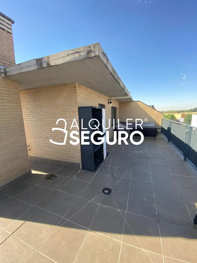 Terrassa de Pis de lloguer en Marchamalo amb Aire condicionat, Calefacció i Terrassa