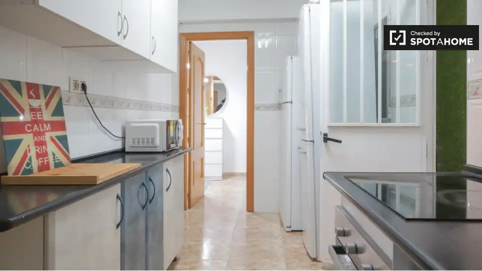 Kitchen of Flat for rent in Madrid  with Air Conditioner, Heating and Furnished
