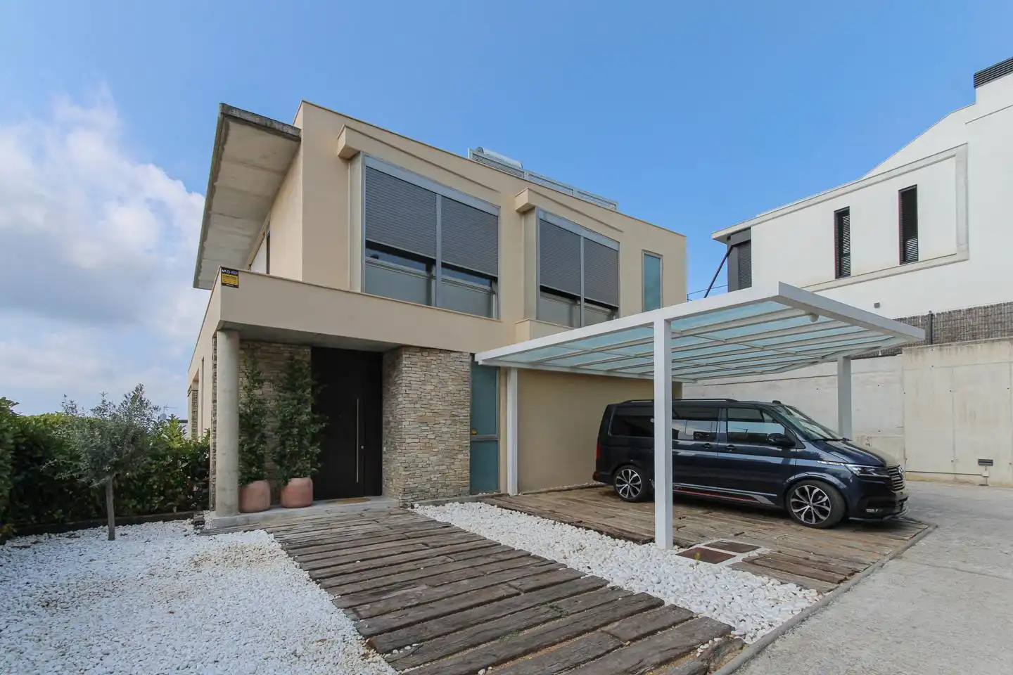 Vista exterior de Casa o xalet en venda en Sant Vicenç de Montalt amb Aire condicionat, Jardí privat i Terrassa