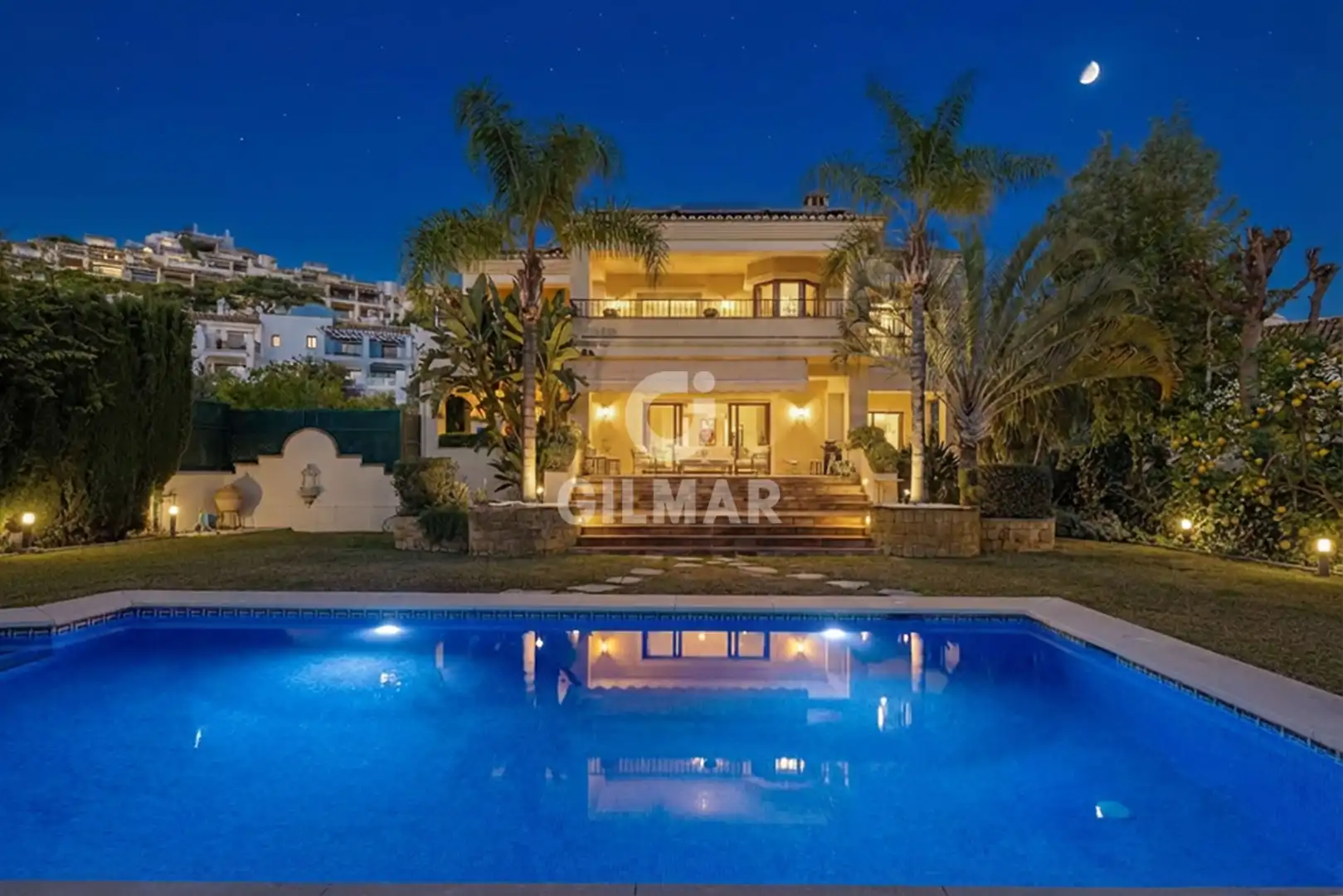 Vista exterior de Casa o chalet en venta en Benahavís con Calefacción, Jardín privado y Piscina