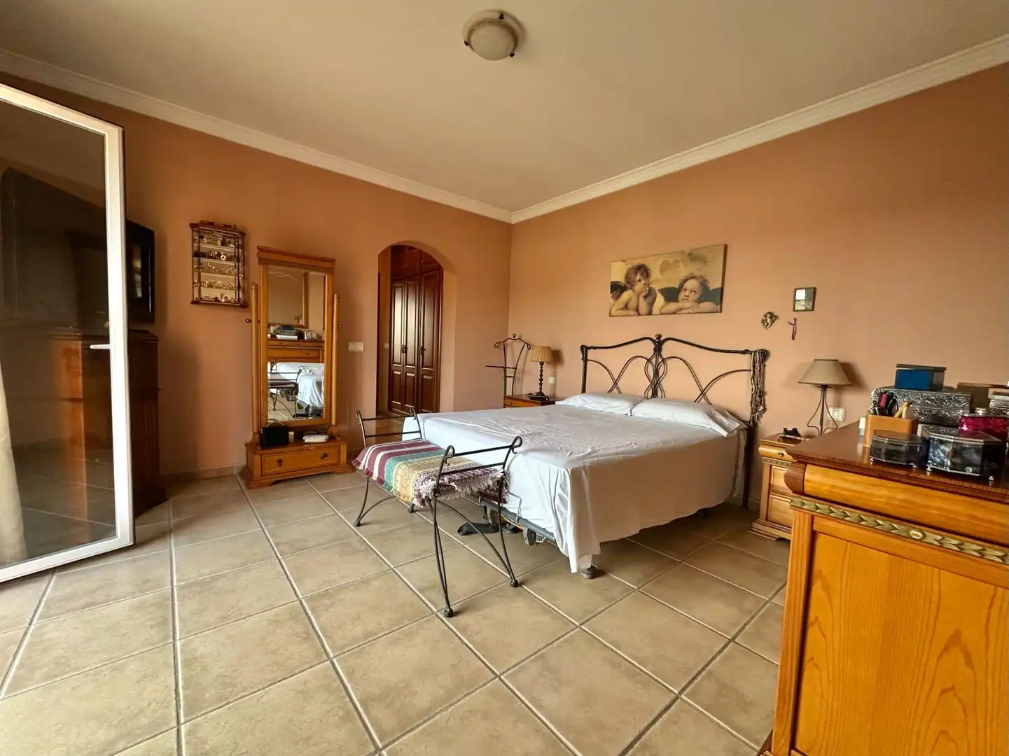 Dormitori de Casa o xalet en venda en Marbella amb Aire condicionat, Calefacció i Jardí privat