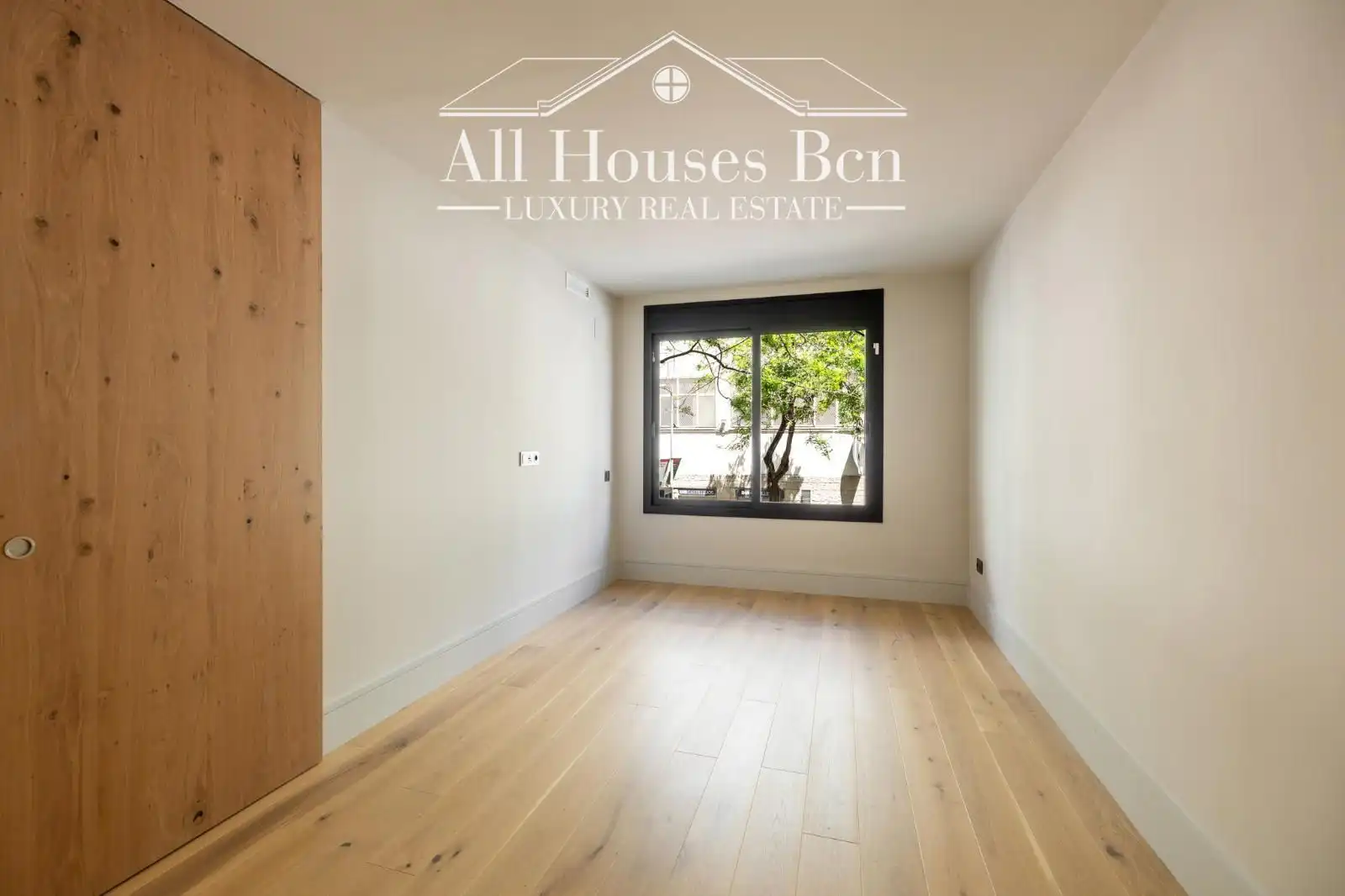 Bedroom of Flat for sale in Barcelona  with Air Conditioner, Heating and Parquet flooring
