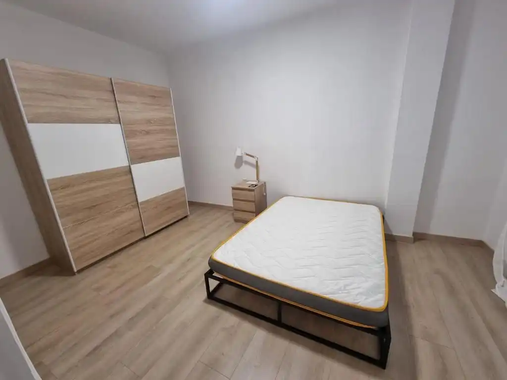 Dormitori de Pis de lloguer en Lleida amb Aire condicionat, Calefacció i Parquet