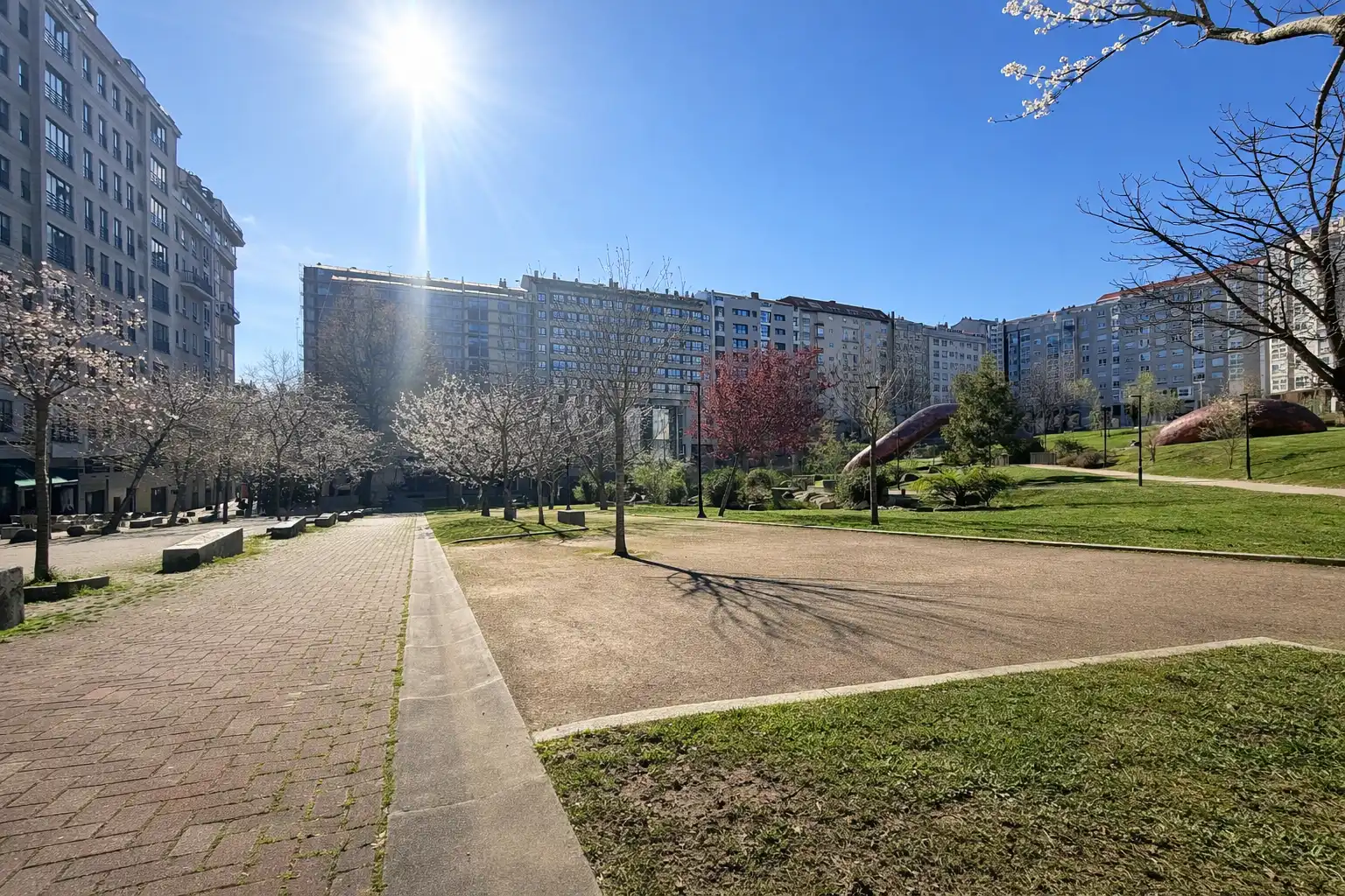 Vista exterior de Piso en venta en Vigo  con Calefacción, Parquet y Trastero