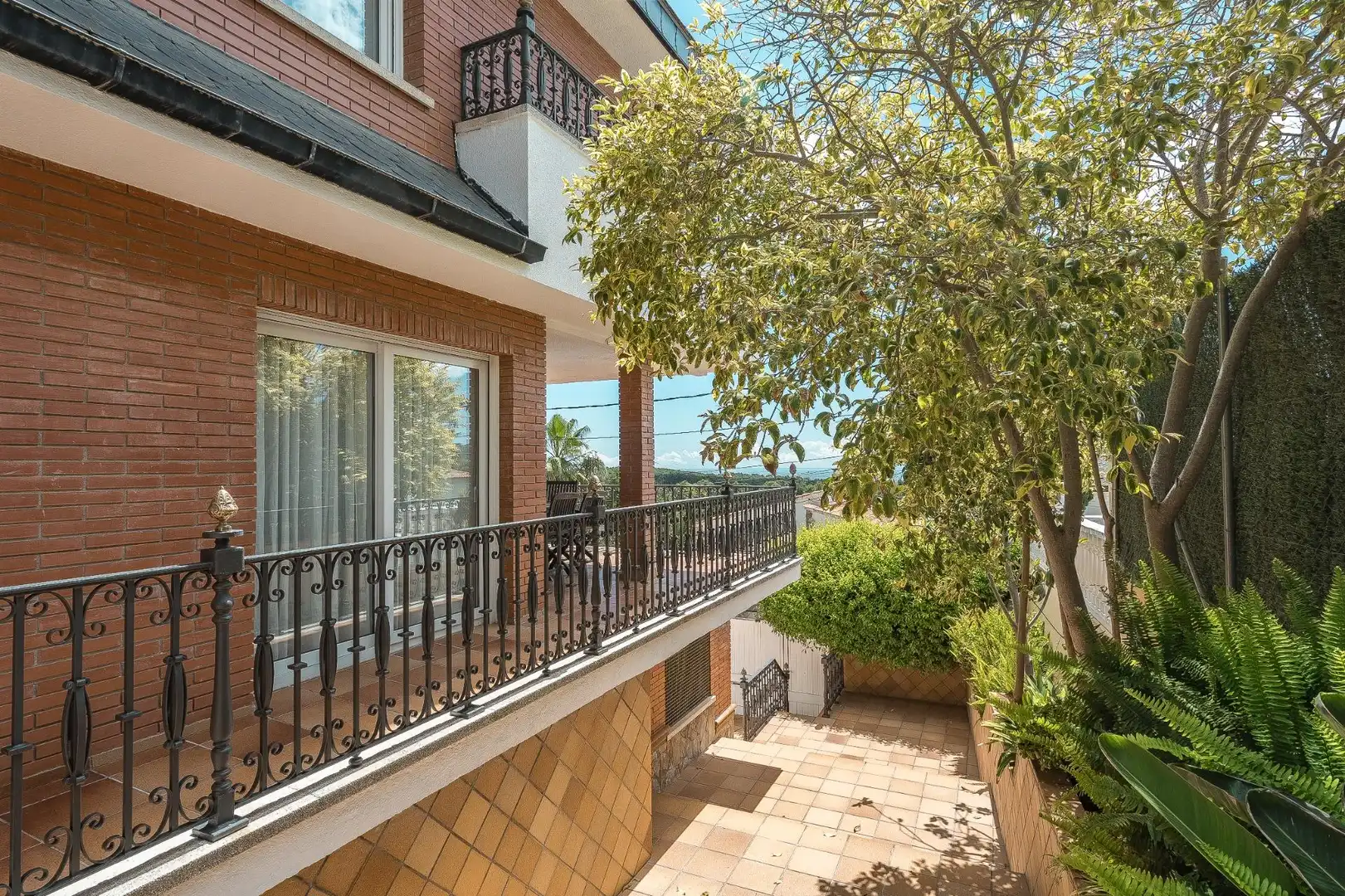 Terrassa de Casa o xalet en venda en Pallejà amb Calefacció, Jardí privat i Terrassa