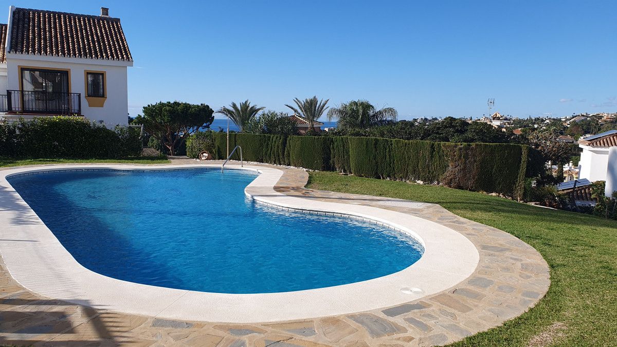 Swimming pool of Single-family semi-detached for sale in Mijas  with Air Conditioner, Heating and Terrace
