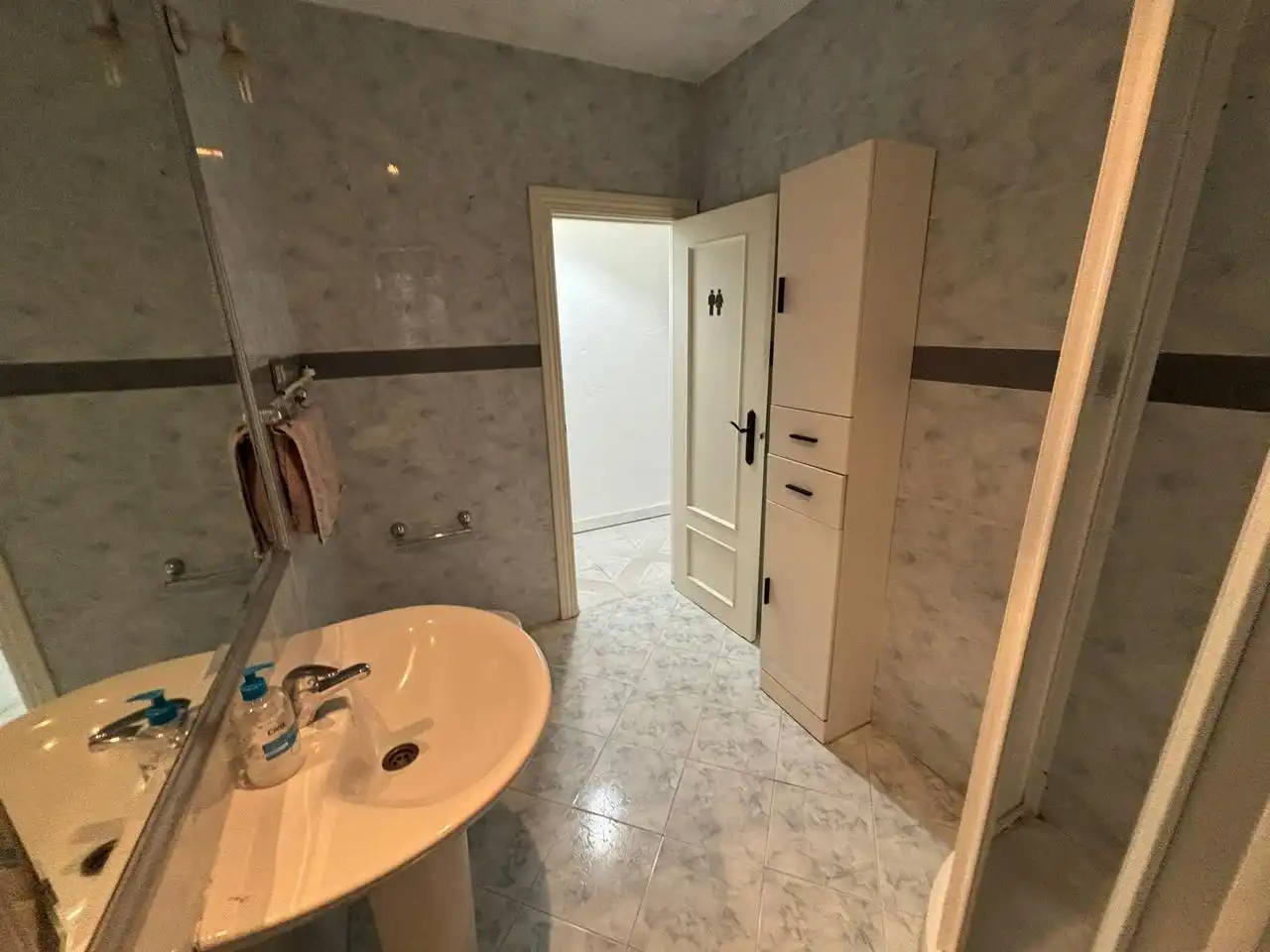 Bathroom of Flat for sale in Granada