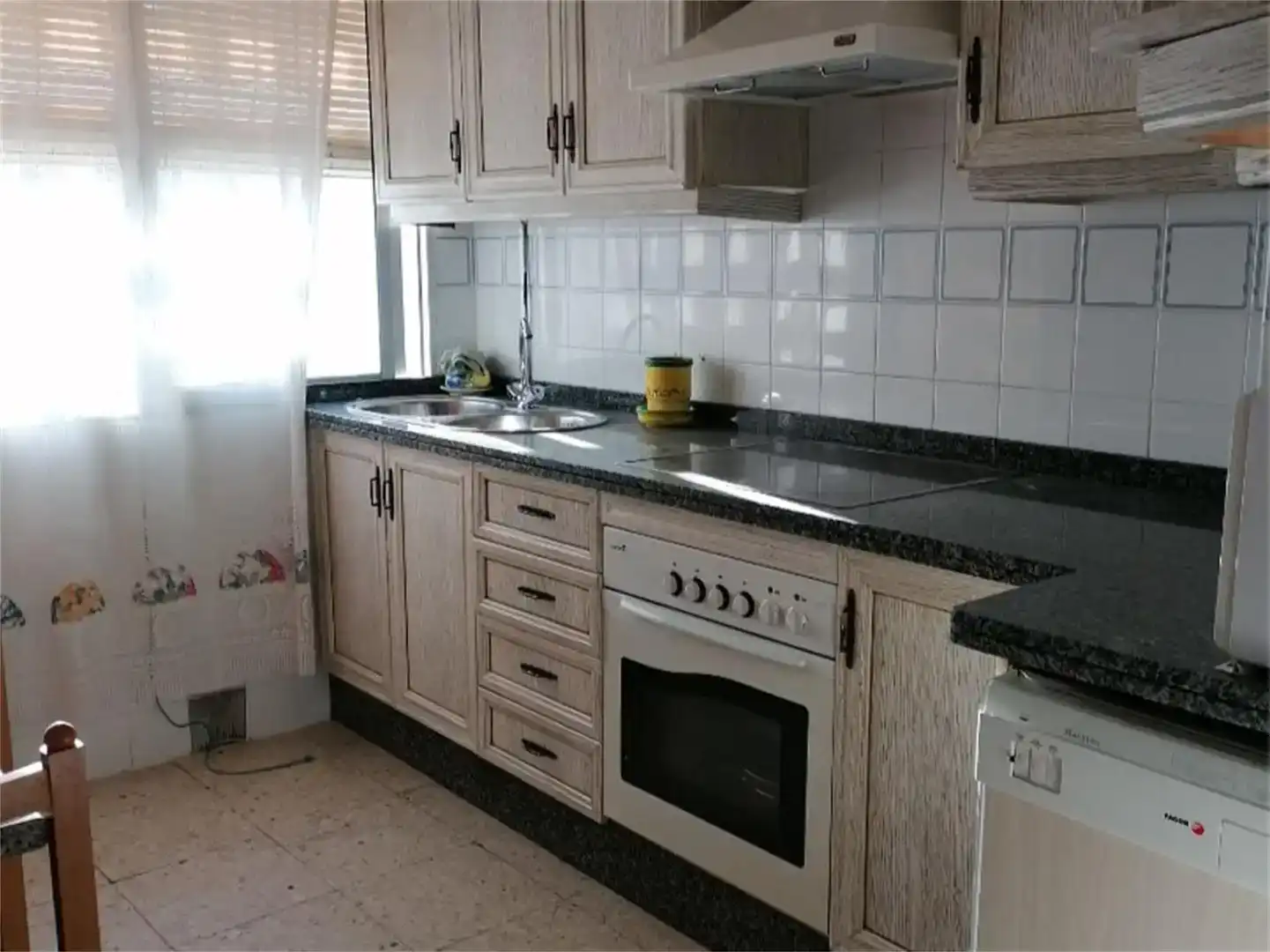 Cocina de Piso en venta en Calañas con Aire acondicionado, Amueblado y Horno