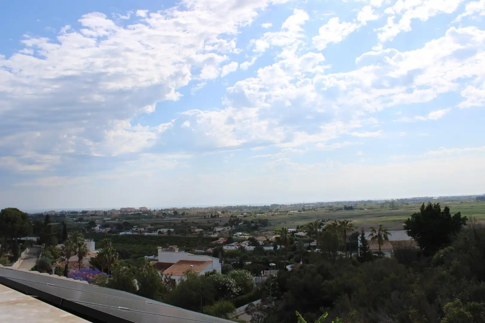 Vista exterior de Casa o xalet en venda en Oliva amb Aire condicionat, Jardí privat i Terrassa