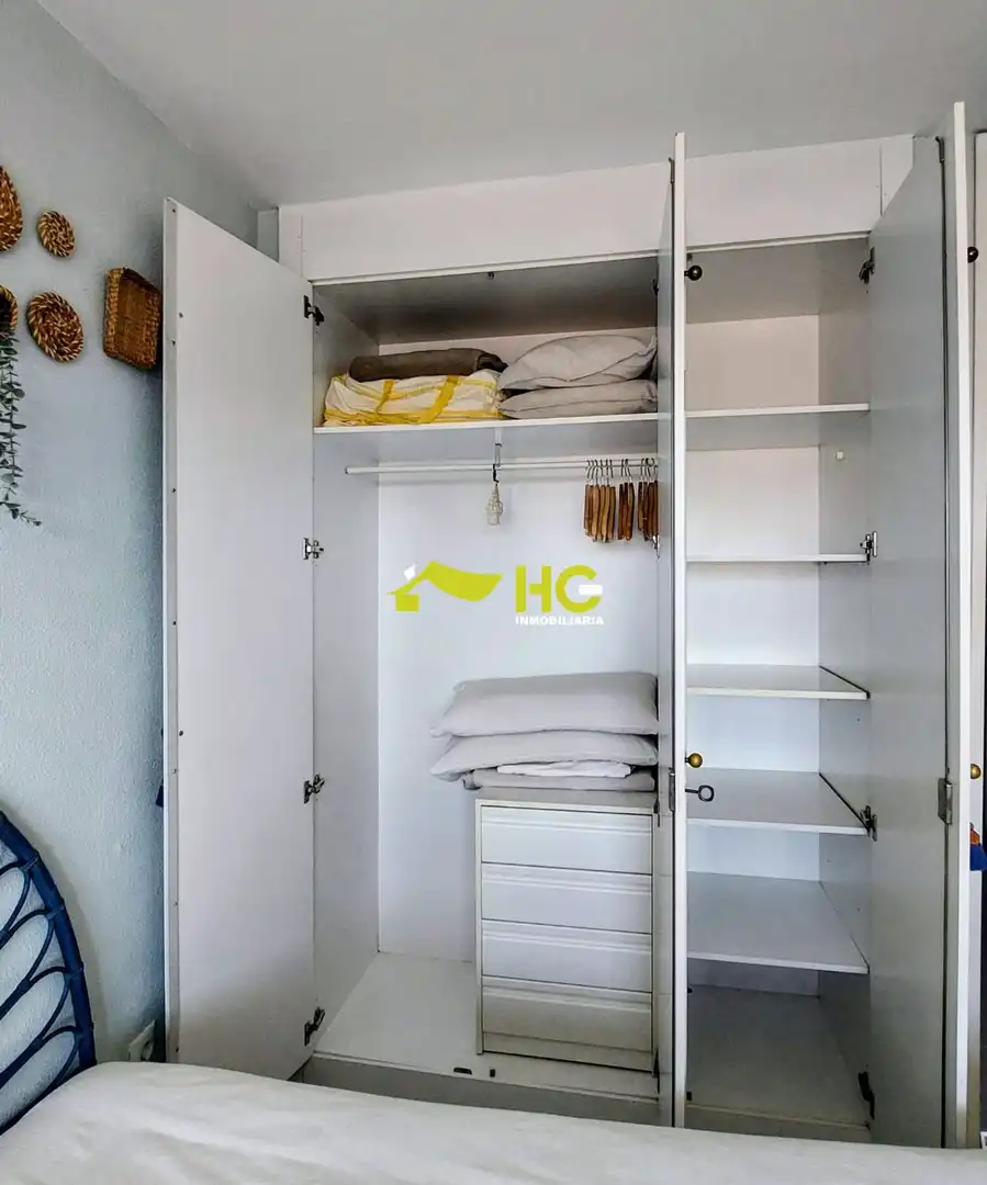 Bedroom of Flat for share in Villaviciosa de Odón  with Air Conditioner, Heating and Furnished