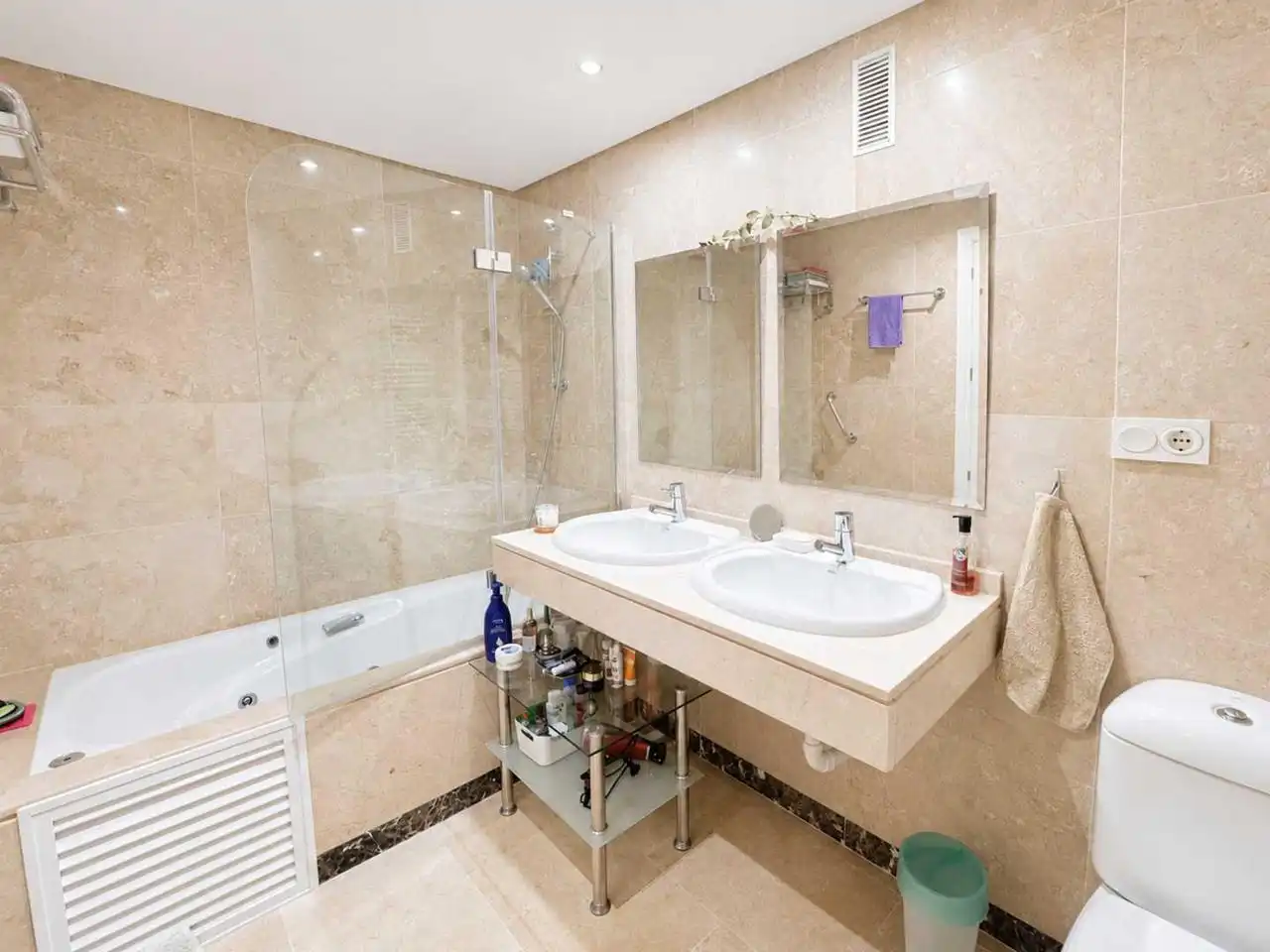 Baño de Apartamento en venta en Manilva con Aire acondicionado, Calefacción y Terraza