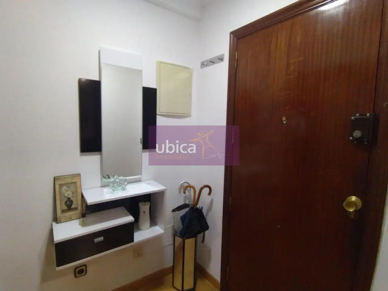 Habitación de Piso en venta en Vigo  con Trastero y Amueblado