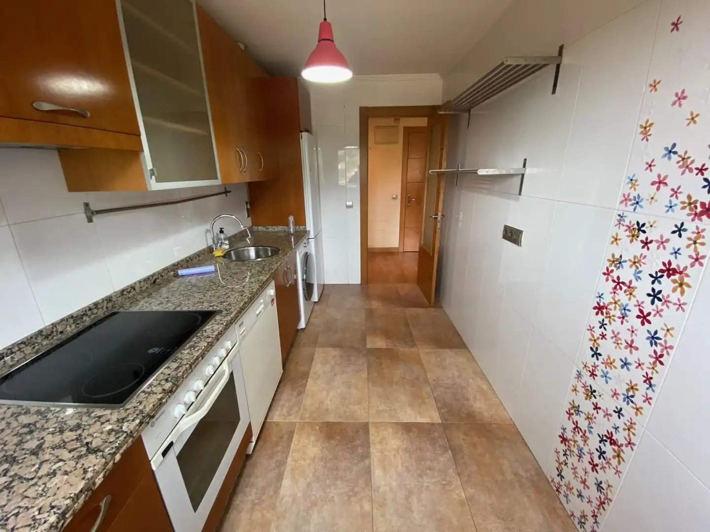Cuina de Pis en venda en Oviedo  amb Calefacció, Traster i Balcó