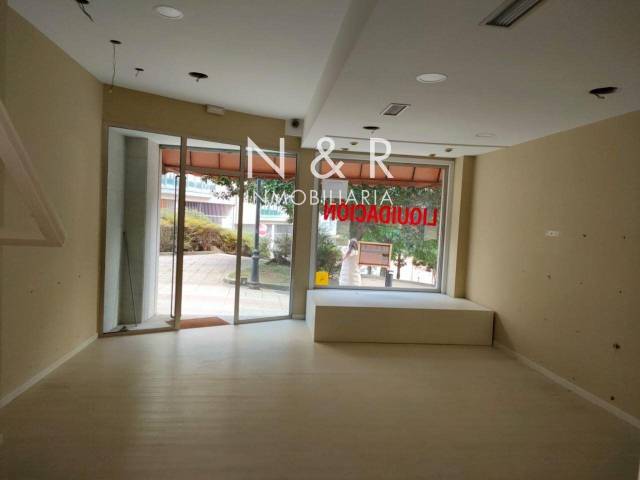 Local comercial en Alquiler en MANUEL MURGUIA en O Milladoiro