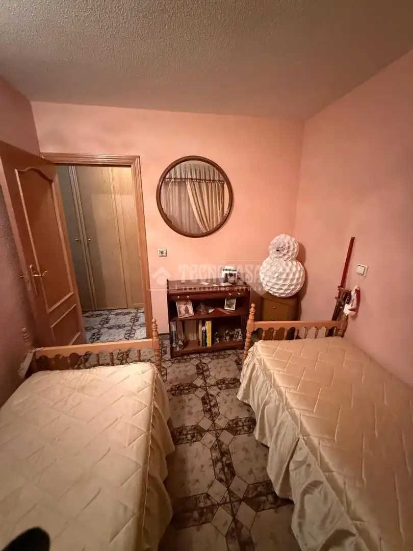 Habitación de Piso en venta en Madrid con Calefacción