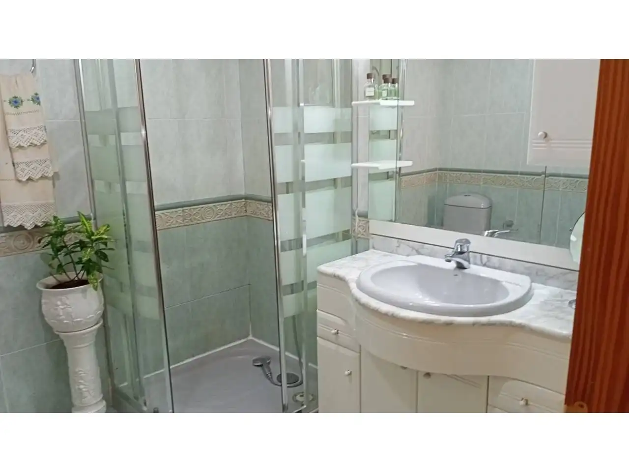 Bathroom of Houses for sale in Roquetas de Mar  with Air Conditioner, Heating and Private garden