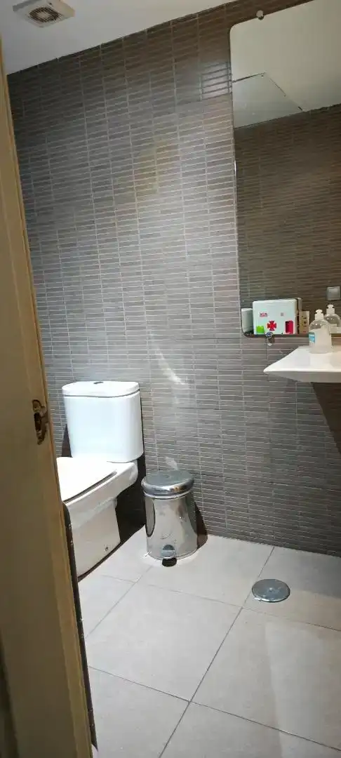Bathroom of Office for rent in Madrid