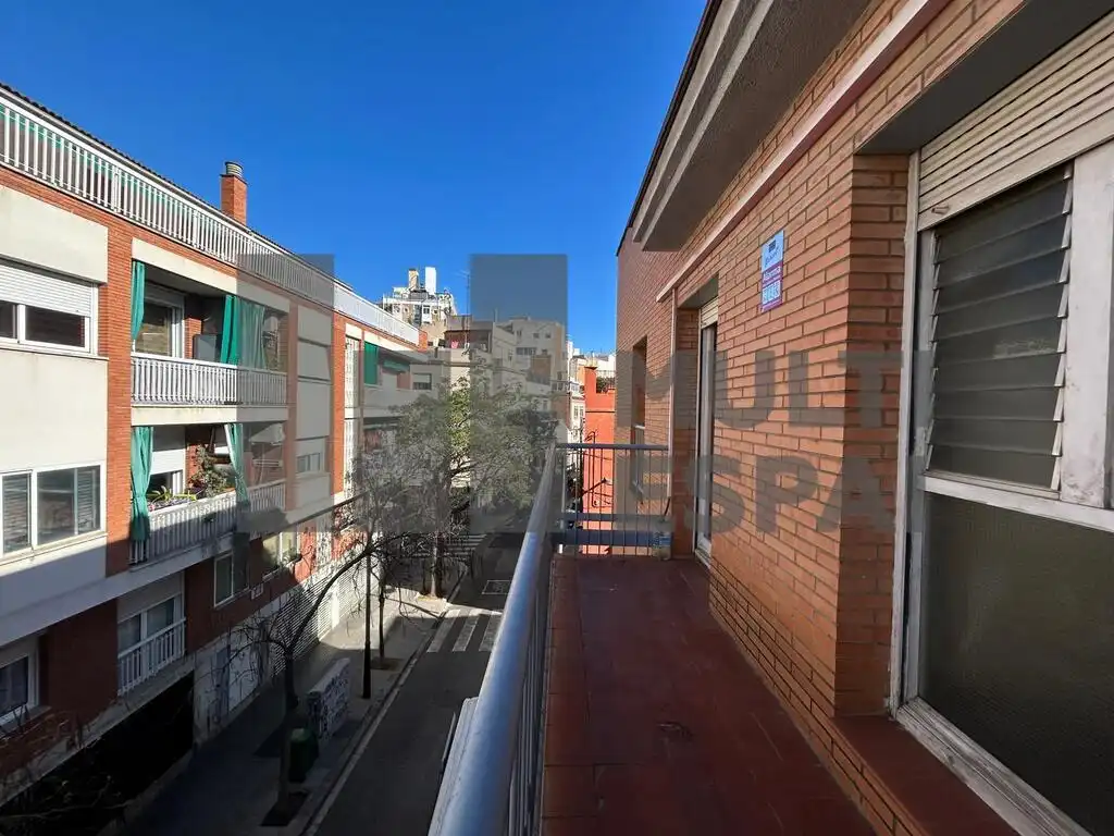 Terrassa de Pis en venda en Barcelona amb Aire condicionat, Terrassa i Traster