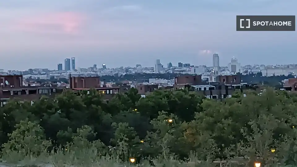 Außenansicht von Wohnung zur Miete in Madrid mit Klimaanlage, Heizung und Möbliert