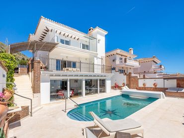 Villa con piscina in vendita a La Capellanía - El Higuerón