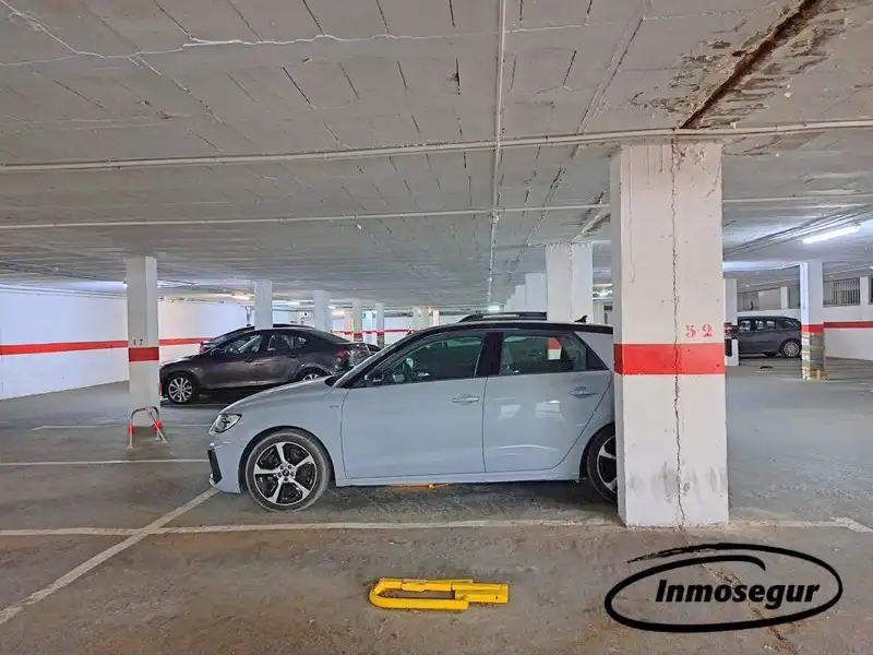 Parking de Piso en venta en Salou con Terraza, Amueblado y Piscina comunitaria