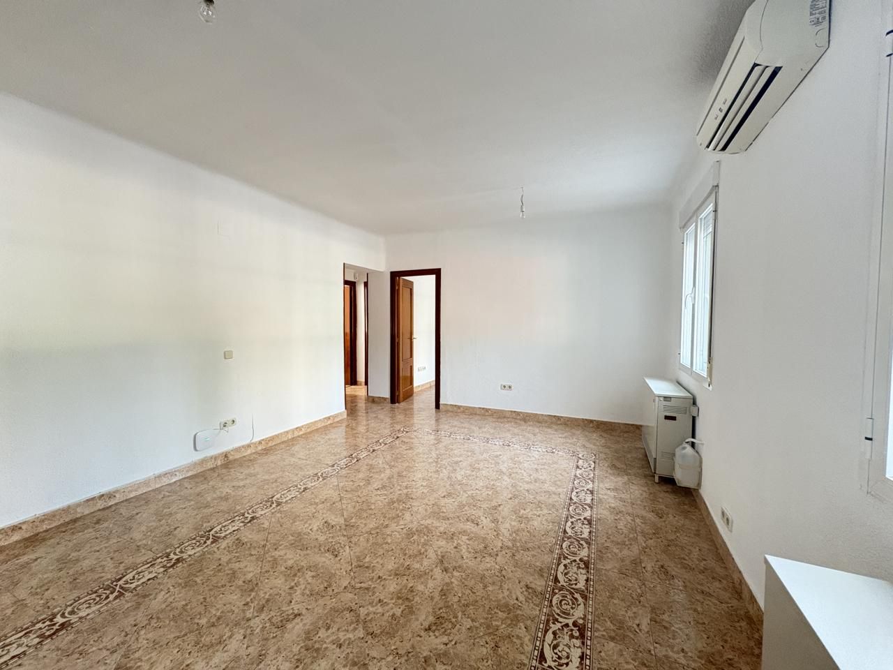 Living room of Planta baja to rent in  Madrid Capital  with Air Conditioner