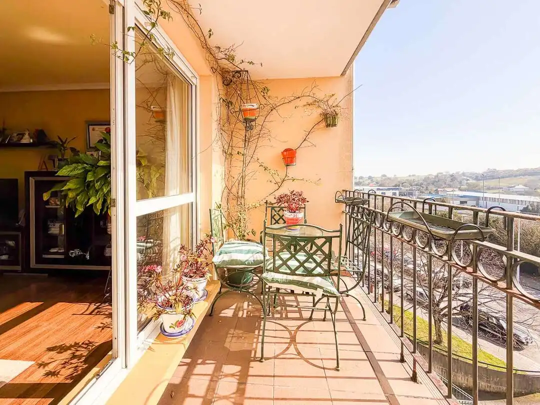 Terraza de Piso en venta en Santa Cruz de Bezana con Calefacción, Terraza y Trastero