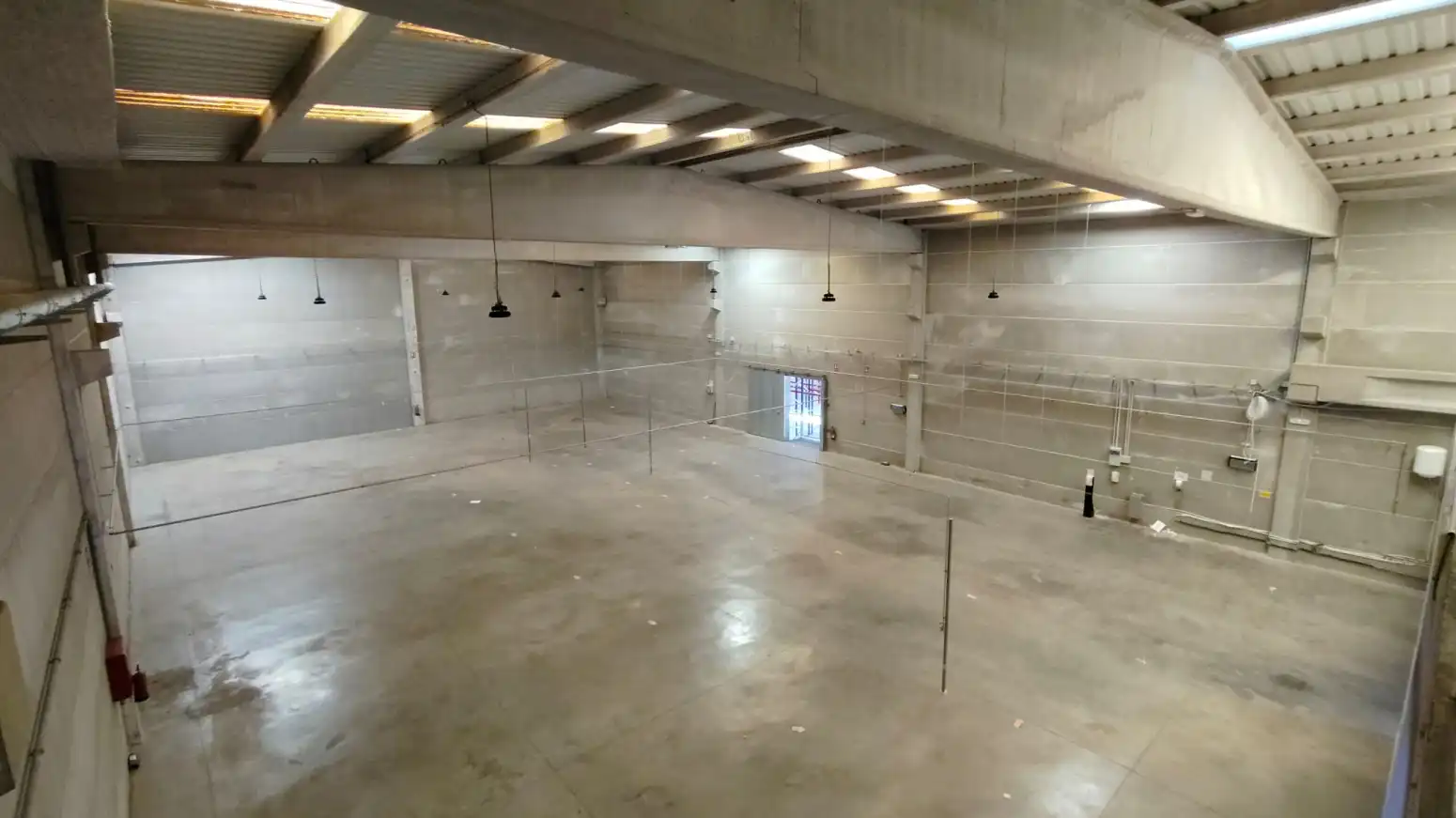 Industrial building to rent in Fuente del Jarro