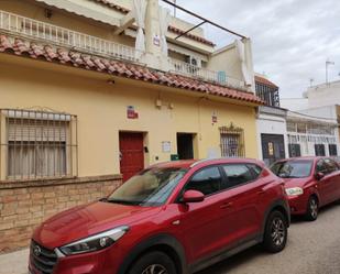 Vista exterior de Casa adosada en venda en Mairena del Aljarafe