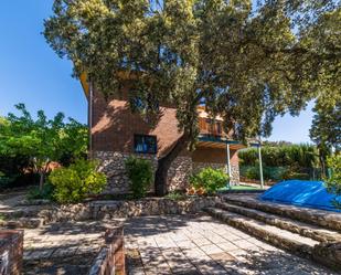 Jardí de Casa o xalet en venda en Fuentenovilla amb Aire condicionat, Terrassa i Piscina