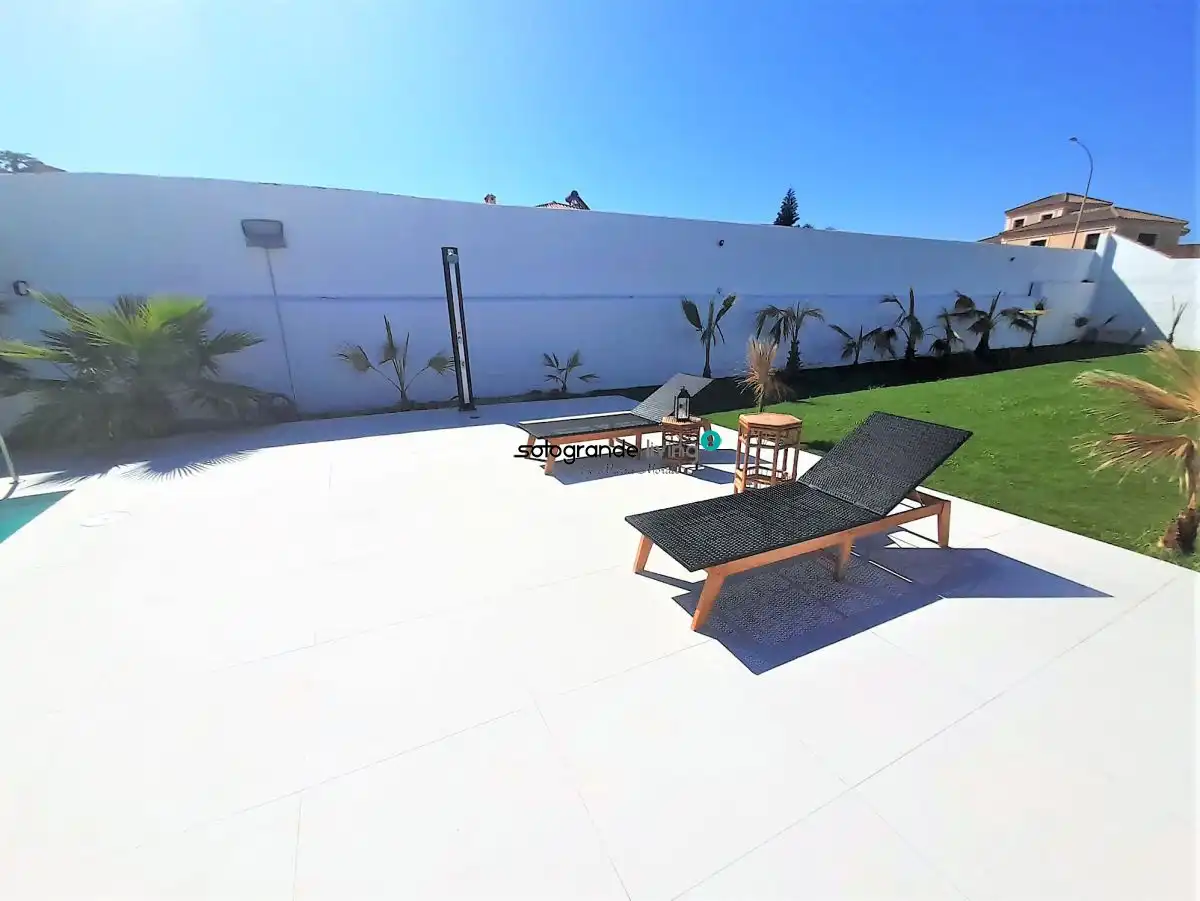 Terrace of Houses for sale in La Línea de la Concepción  with Air Conditioner, Private garden and Terrace