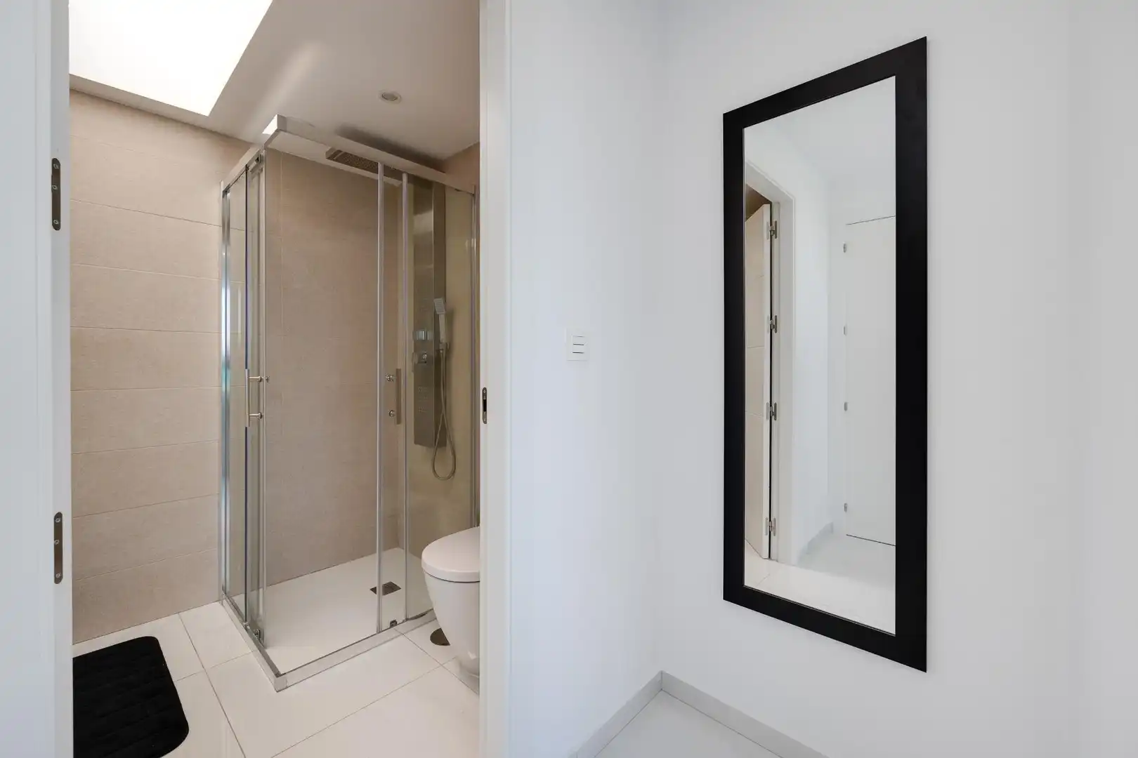 Badezimmer von Einfamilien-Reihenhaus zum Verkauf in Torrevieja mit Klimaanlage, Heizung und Terrasse