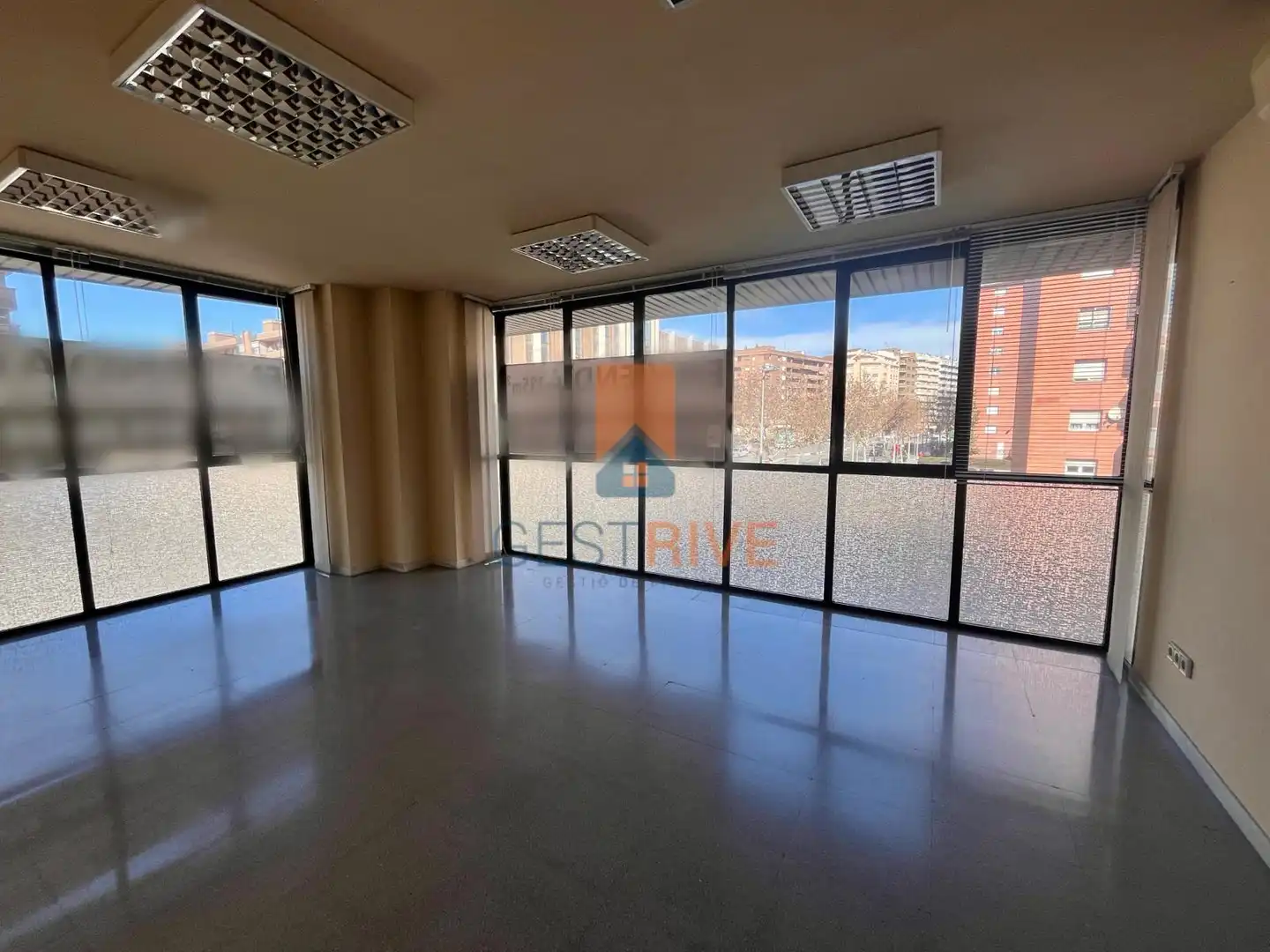 Office for sale in Joc de la Bola - Camps d'Esports