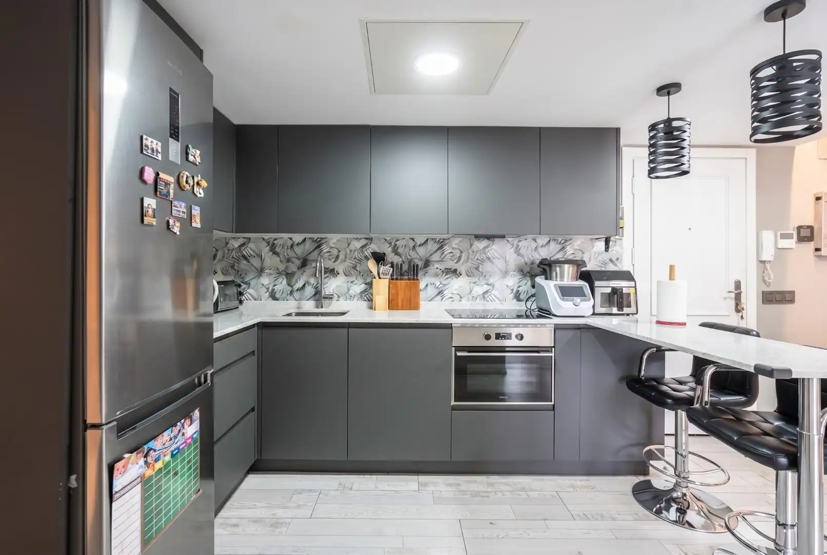 Cocina de Planta baja en venta en Las Rozas de Madrid con Aire acondicionado, Calefacción y Jardín privado