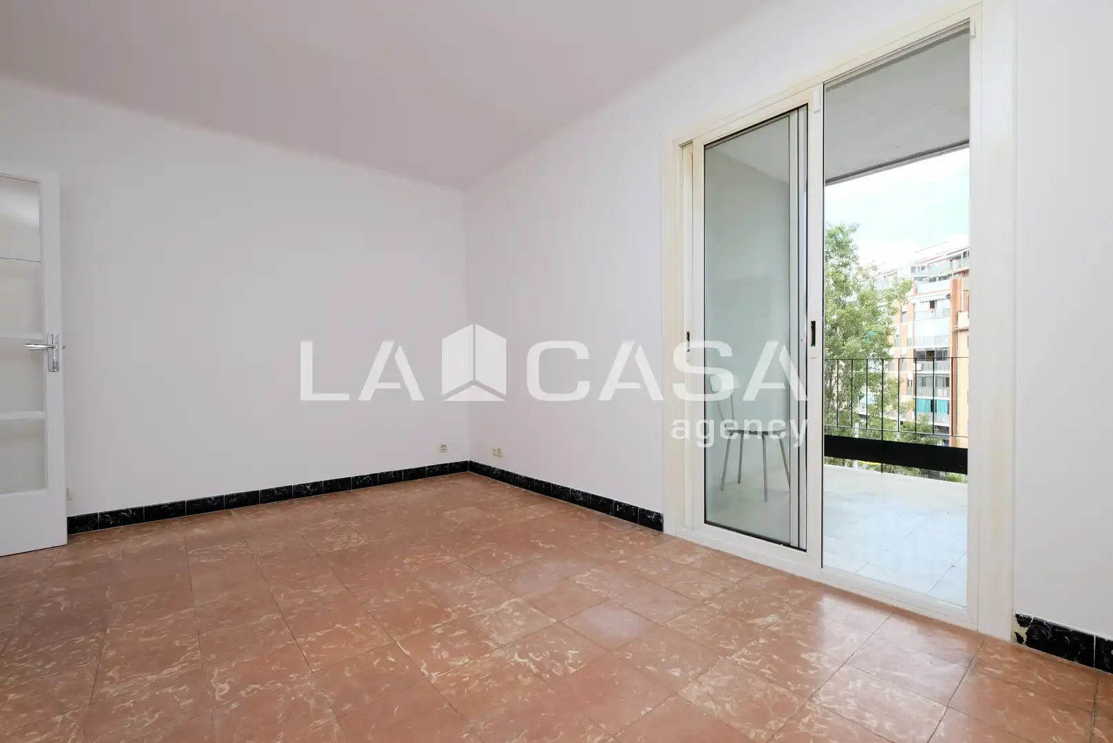 Habitación de Piso en venta en Barcelona con Balcón