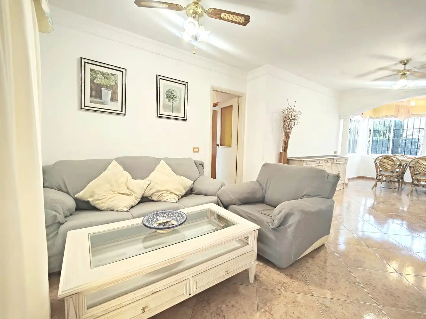 Sala de estar de Planta baja en venta en Arona con Jardín privado, Terraza y Amueblado
