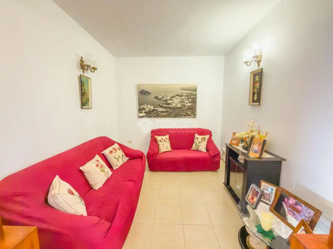 Sala d'estar de Casa adosada en venda en Icod de los Vinos amb Terrassa