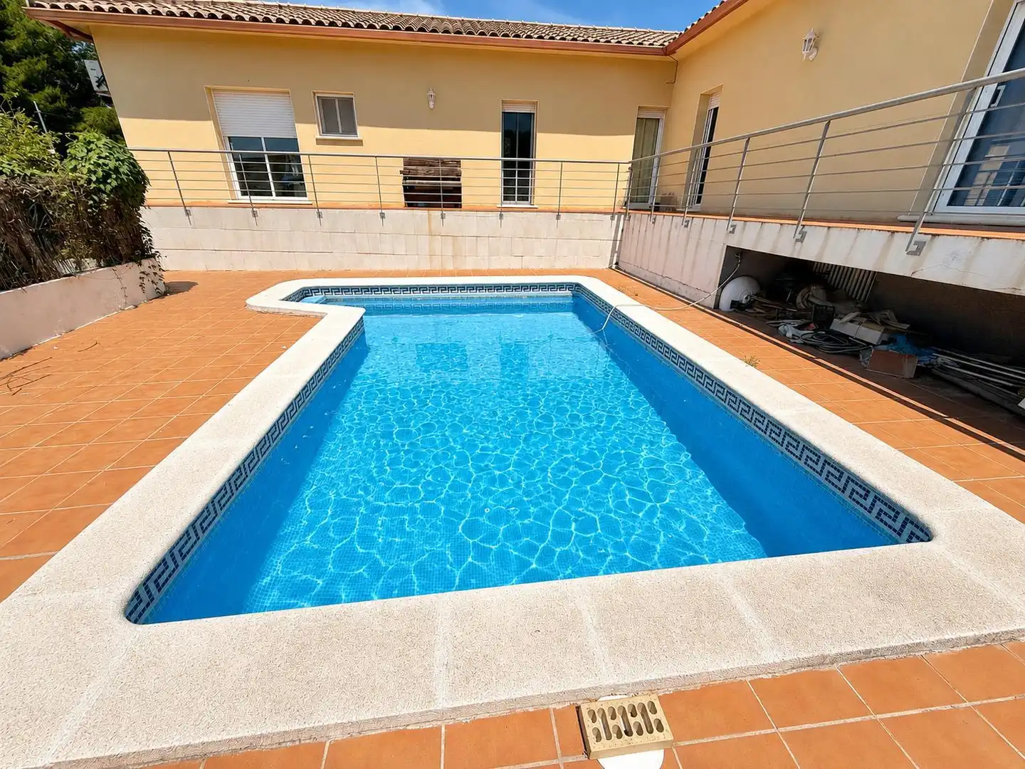 Piscina de Casa o xalet en venda en Calafell amb Aire condicionat, Calefacció i Jardí privat