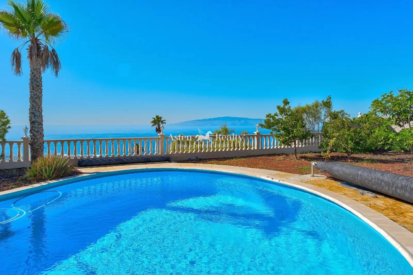 Garten von Haus oder Chalet zum Verkauf in Guía de Isora mit Terrasse, Schwimmbad und Möbliert