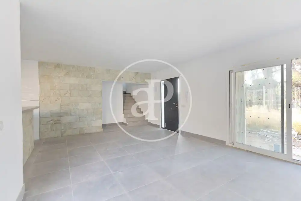 Casa aparellada amb terrassa en venda a Godelleta, imagen 5