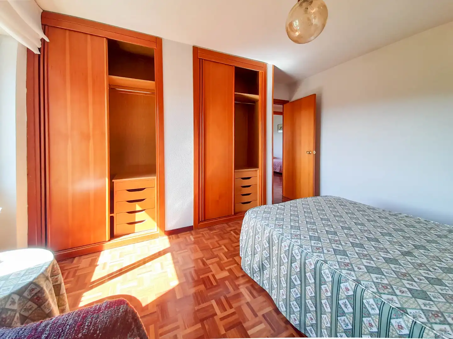 Bedroom of Flat for rent in Madrid  with Heating, Parquet flooring and Terrace