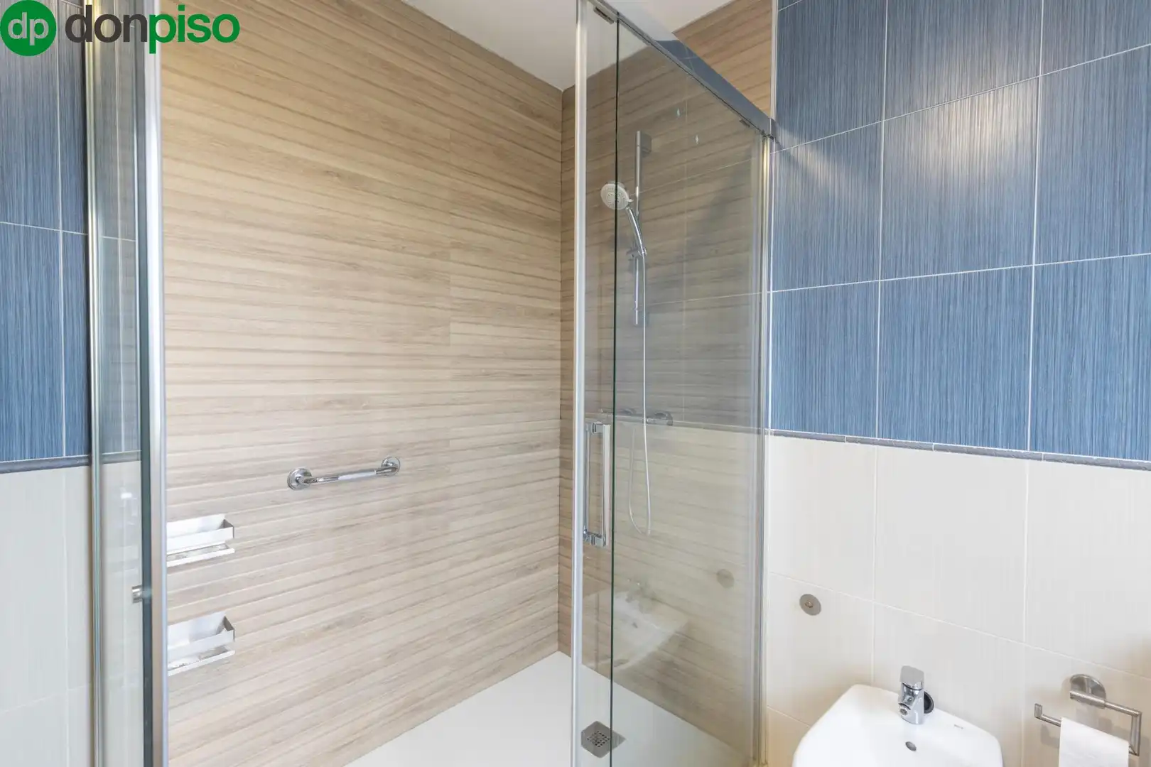 Bathroom of Detached homes for sale in Vegas del Genil