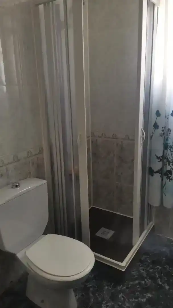 Bathroom of Flat for rent in Redován  with Air Conditioner, Furnished and Oven