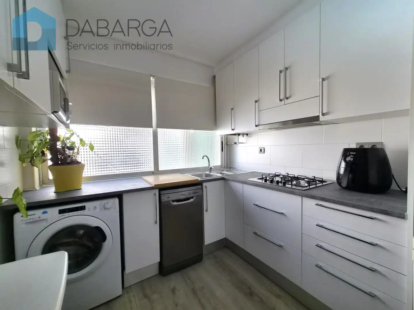 Kitchen of Flat for sale in Ripollet  with Air Conditioner, Parquet flooring and Oven