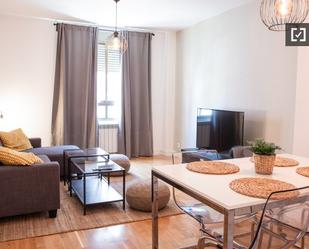 Living room of Flat to rent in  Madrid Capital  with Air Conditioner and Balcony