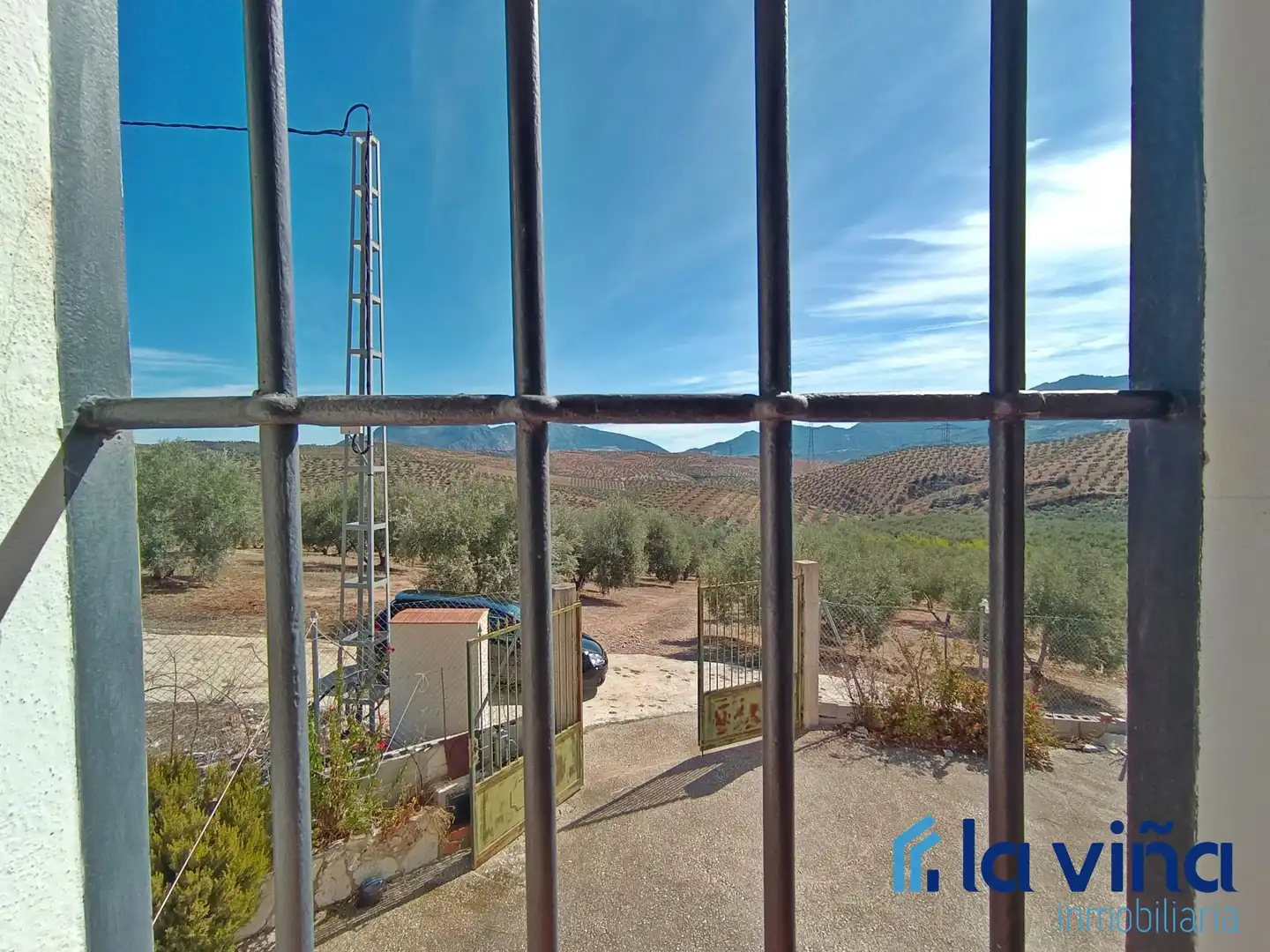Vista exterior de Casa o xalet en venda en El Burgo amb Traster, Piscina i Moblat