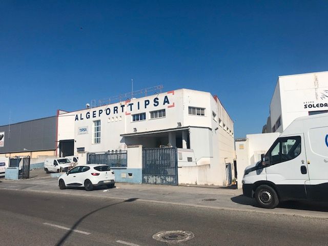 Vista exterior de Nave industrial de alquiler en Algeciras con Alarma