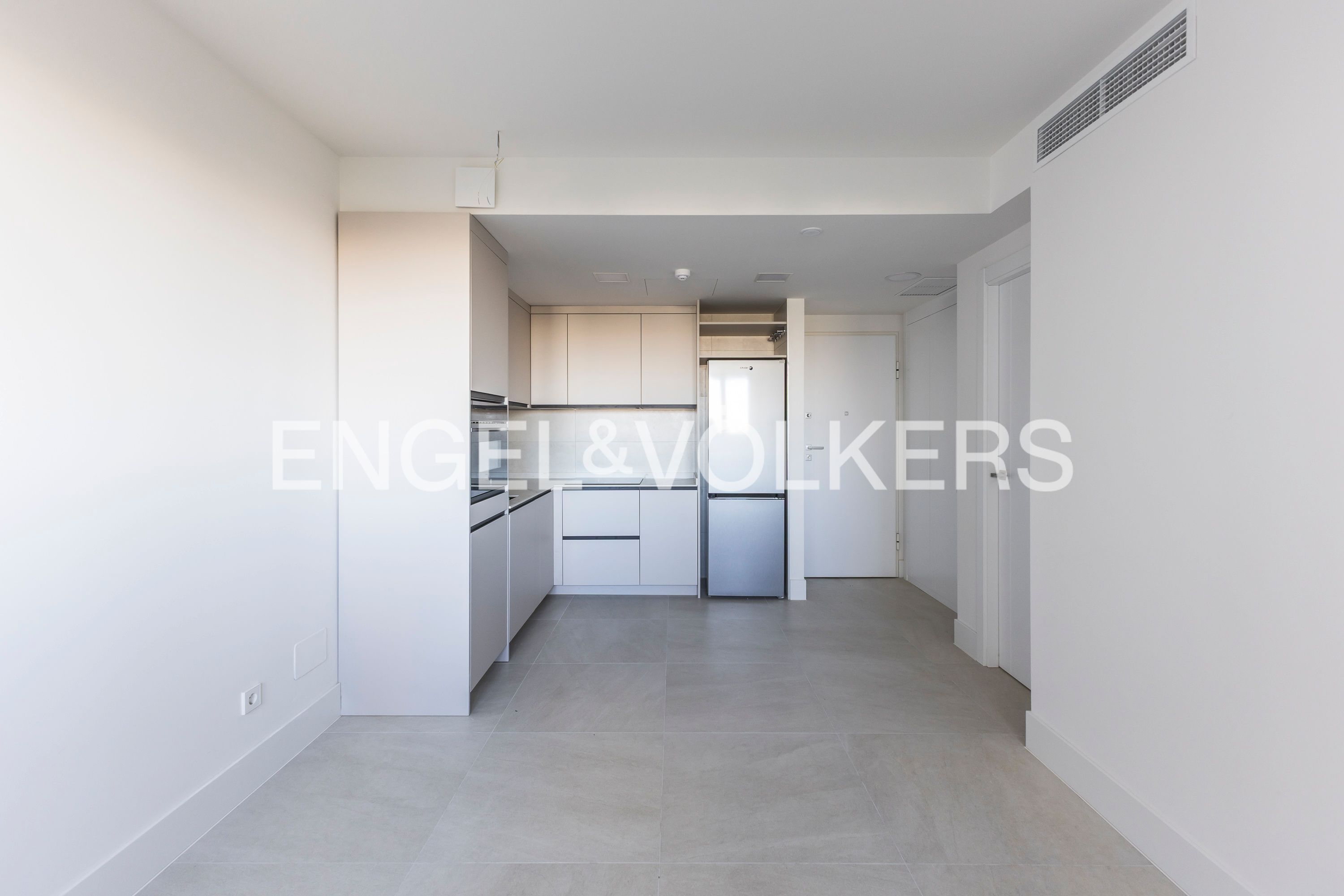 Cocina de Apartamento de alquiler en  Madrid Capital con Aire acondicionado, Calefacción y Trastero