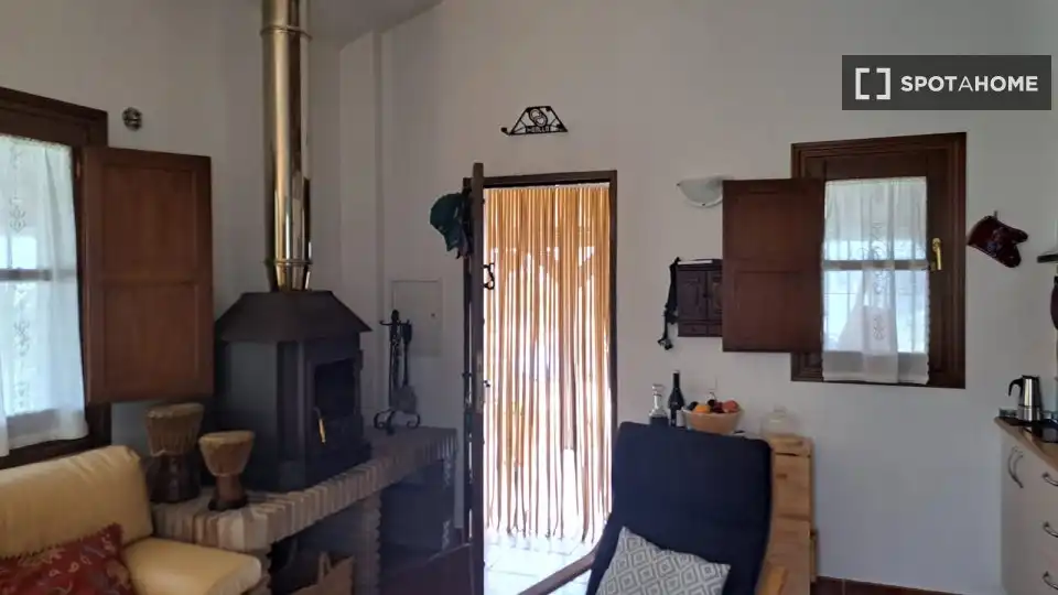Room in Alozaina