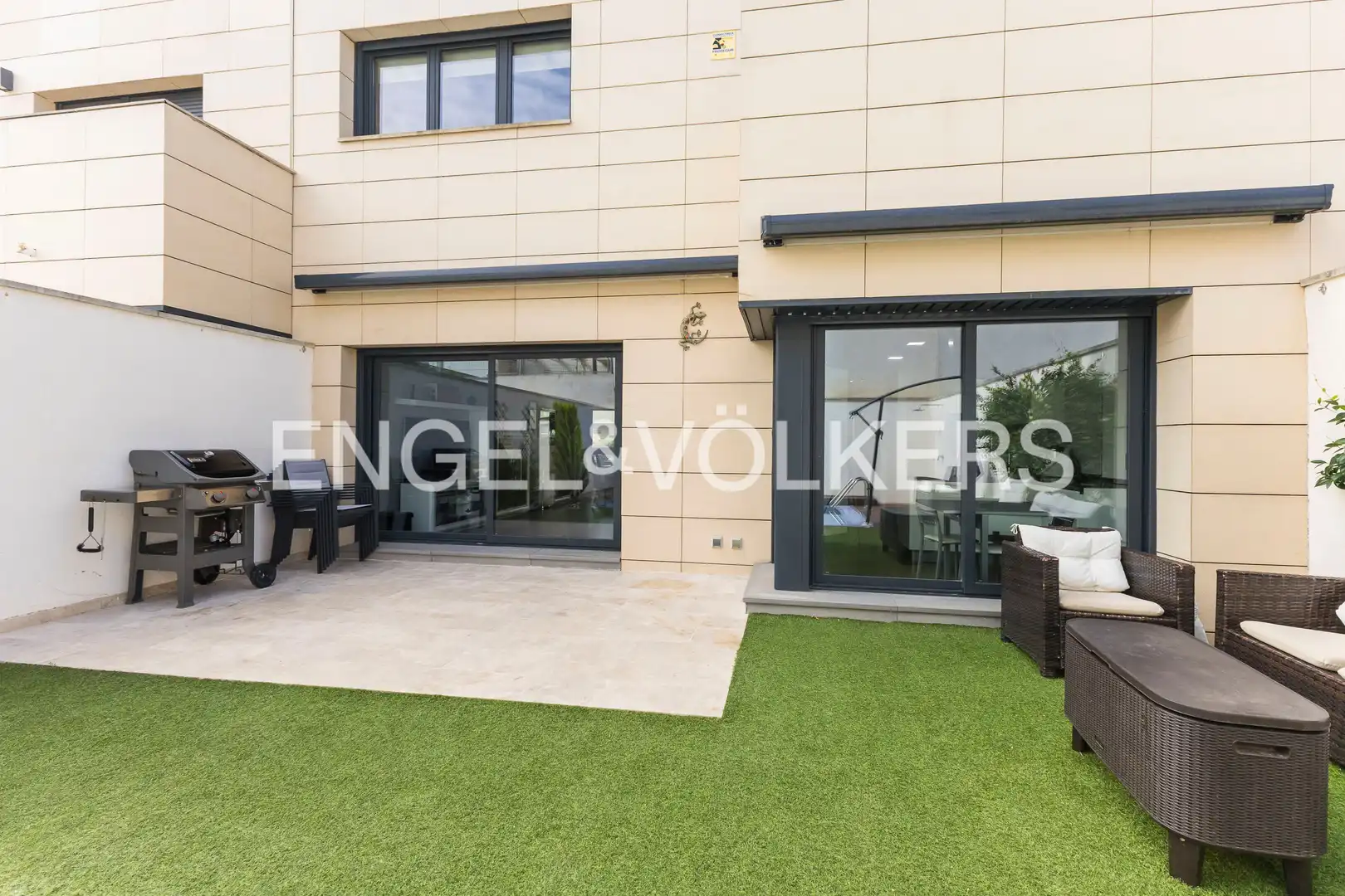 Terrace of Detached homes for rent in Madrid  with Air Conditioner, Heating and Private garden